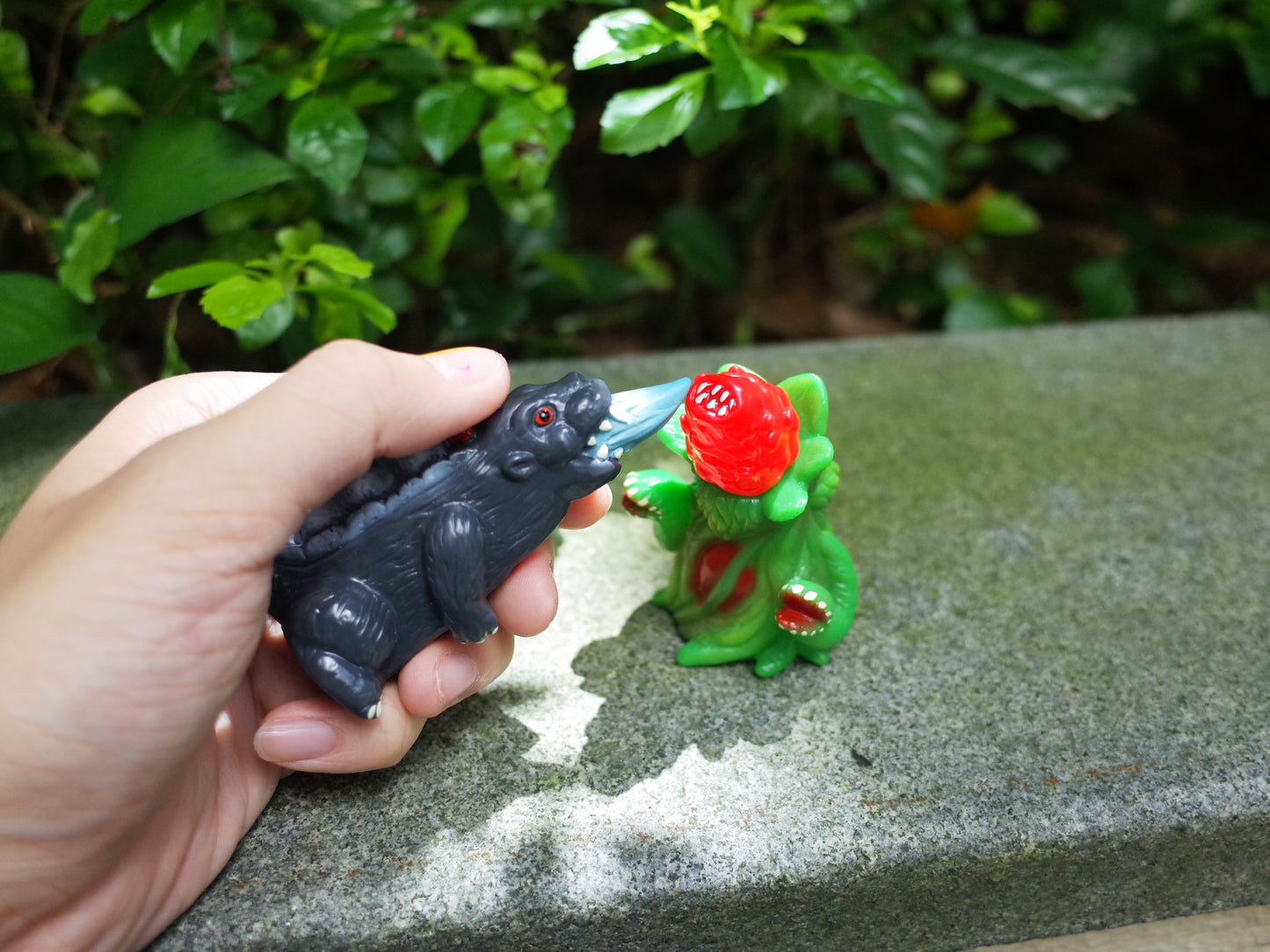 Lighter Kaiju VS Budllante Playset